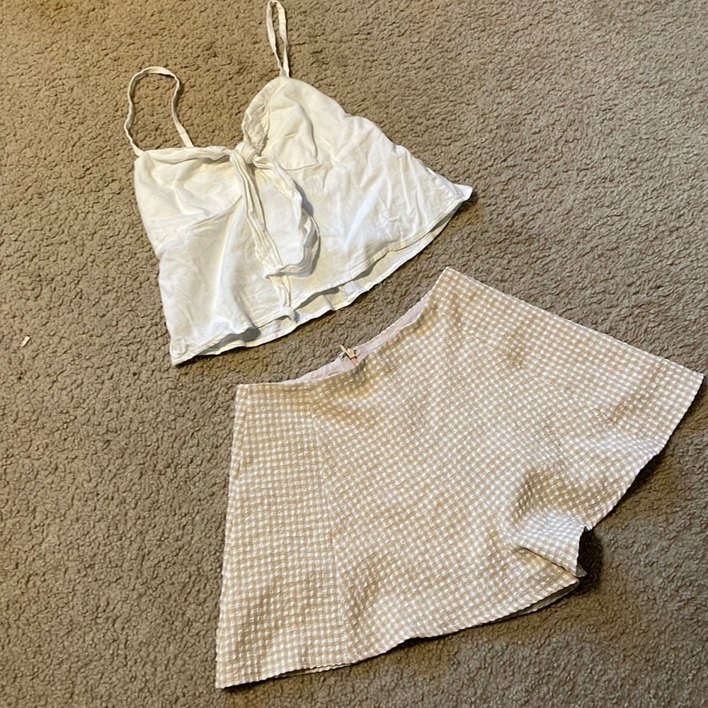 Spaghetti strap white top with seersucker tan gingham shorts XS